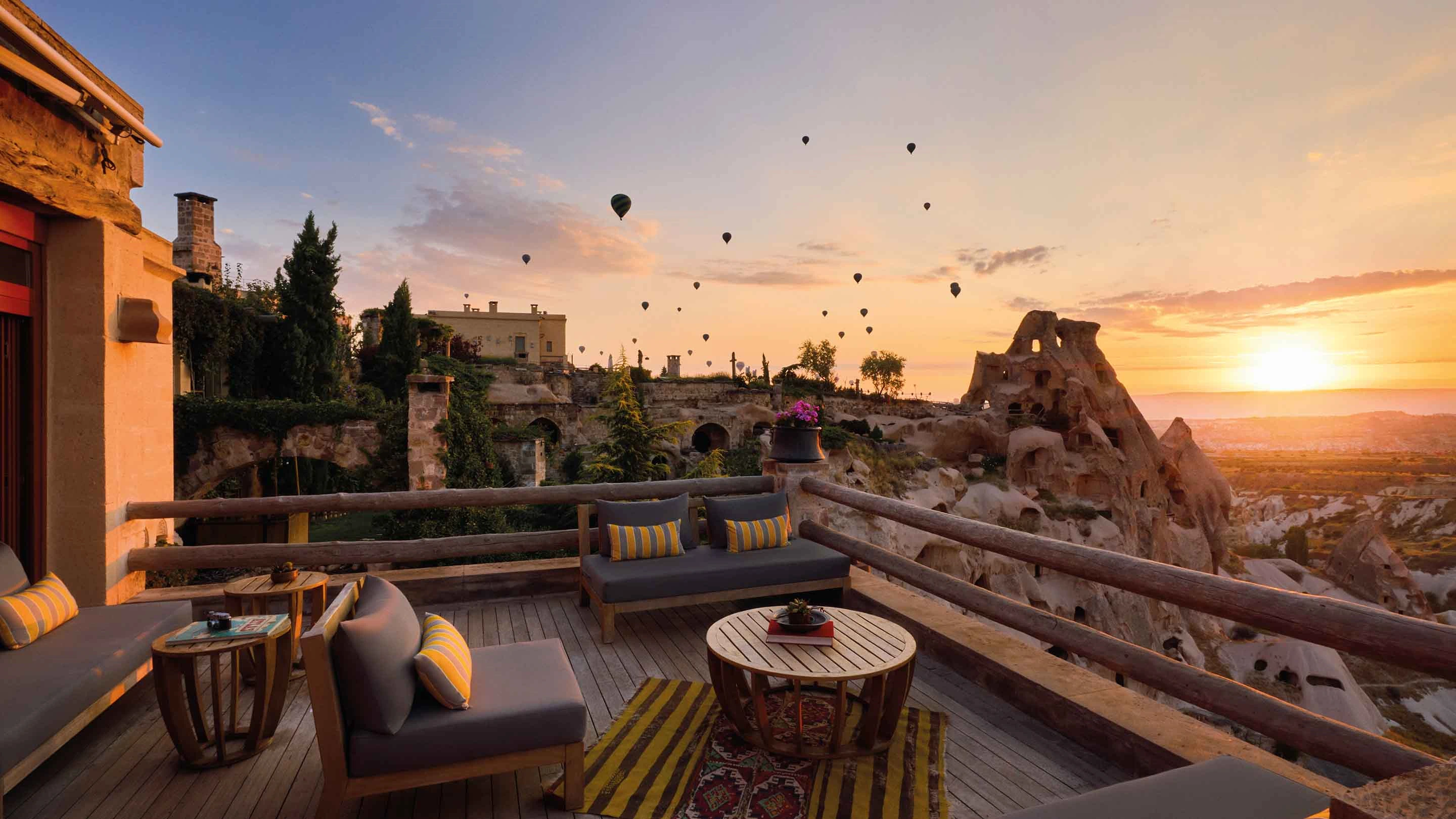 Seki Lounge'un şömineli taş salonu, Argos in Cappadocia